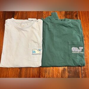 Vineyard Vines Men’s XS Holiday Tees in Green and Light Blue (lot of 2)